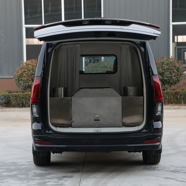 Carro funer&aacute;rio DFM-Forthing M7 para transfer&ecirc;ncia de corpo